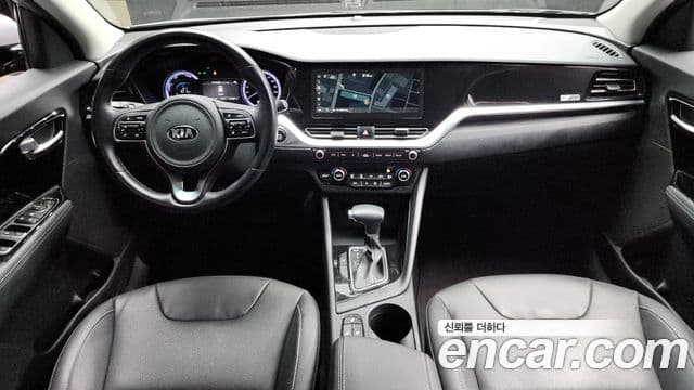 Kia Niro 2020 — ფოტო 7/20