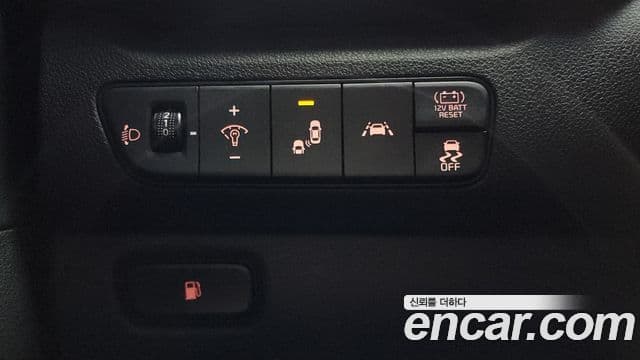 Kia Niro 2020 — ფოტო 18/20
