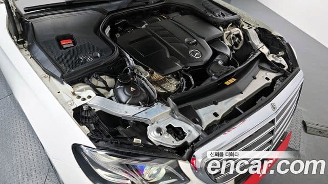Mercedes-Benz E-Class 2018 — ფოტო 5/20