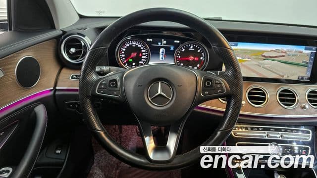 Mercedes-Benz E-Class 2018 — ფოტო 12/20