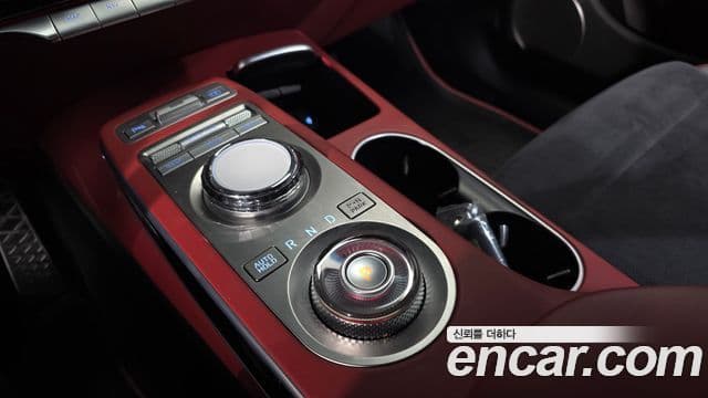 Genesis GV70 2021 — ფოტო 9/20