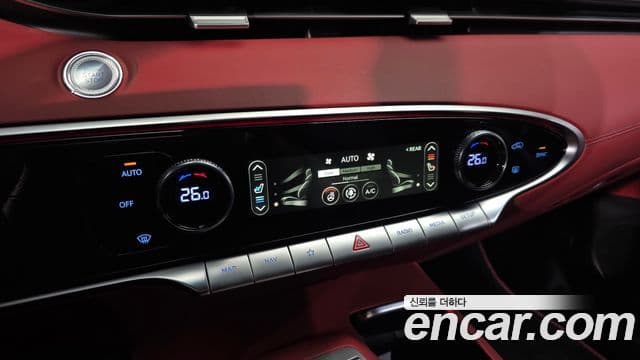 Genesis GV70 2021 — ფოტო 16/20