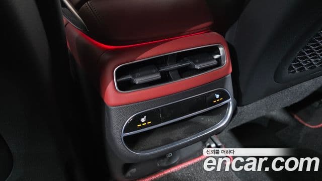 Genesis GV70 2021 — ფოტო 19/20