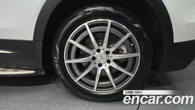 Mercedes-Benz GLB-Class 2023 — ფოტო 11/20