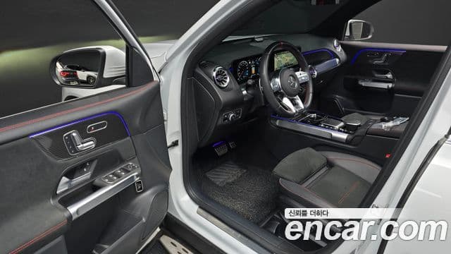 Mercedes-Benz GLB-Class 2023 — ფოტო 8/20