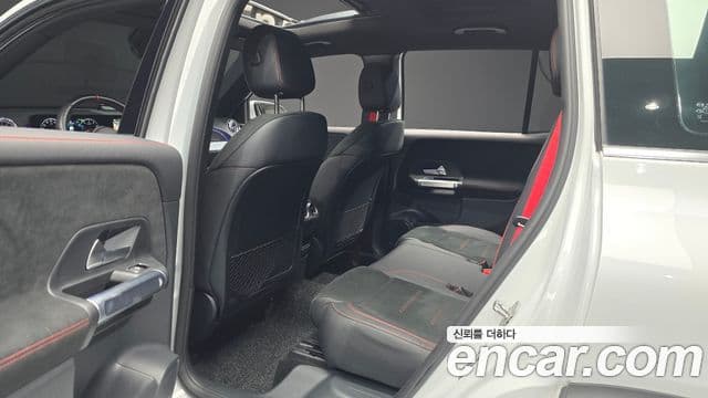 Mercedes-Benz GLB-Class 2023 — ფოტო 15/20