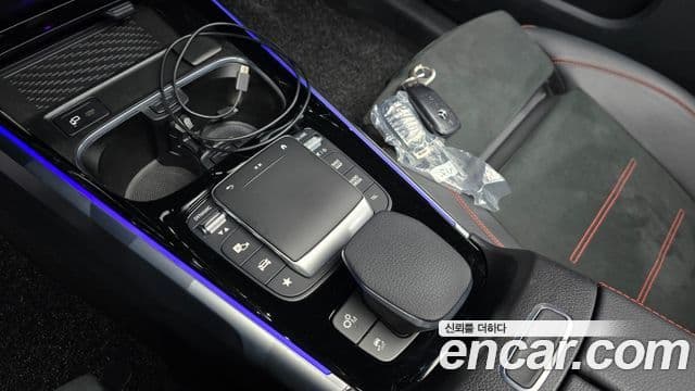 Mercedes-Benz GLB-Class 2023 — ფოტო 5/20