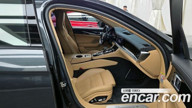 Porsche Panamera 2018 — Şəkil 11/20