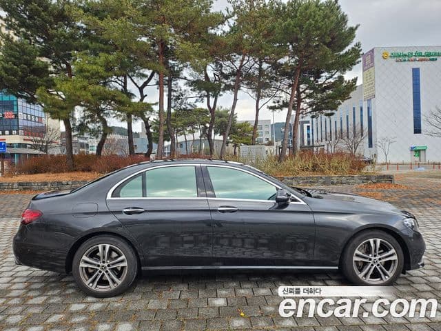 Mercedes-Benz E-Class 2022 — Şəkil 20/20