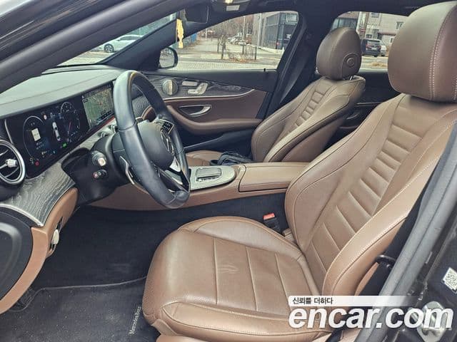 Mercedes-Benz E-Class 2022 — Şəkil 13/20