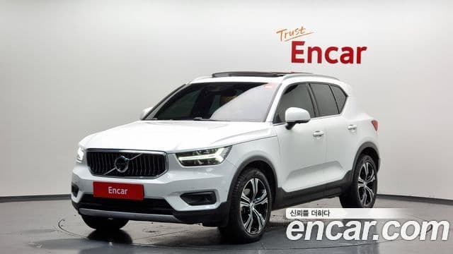 Volvo XC40 2021 — Şəkil 9/20