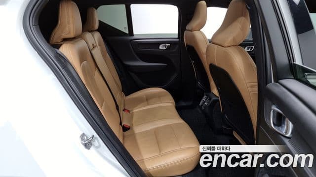 Volvo XC40 2021 — Şəkil 3/20