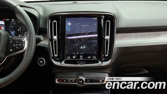 Volvo XC40 2021 — Şəkil 19/20