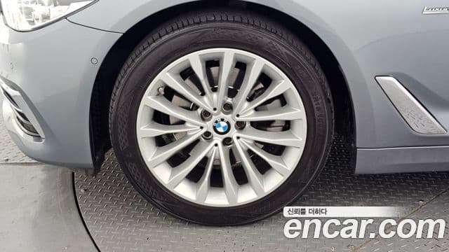 BMW 5 Series 2018 — Şəkil 5/20