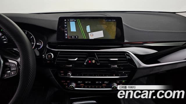 BMW 5 Series 2018 — Şəkil 14/20