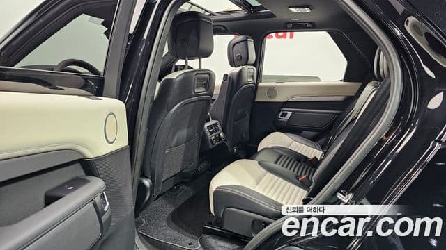 Land Rover Discovery 5 2022 — ფოტო 12/20