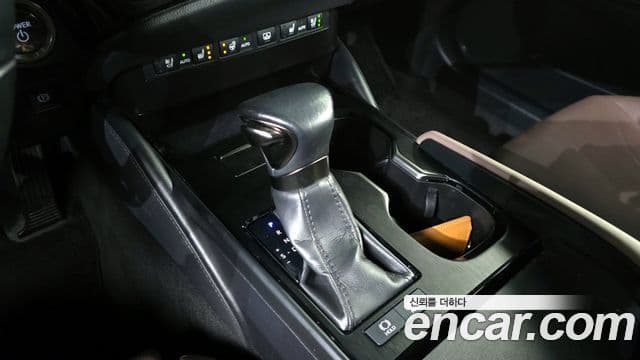 Lexus ES300h 2022 — ფოტო 9/20