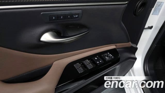 Lexus ES300h 2022 — ფოტო 11/20