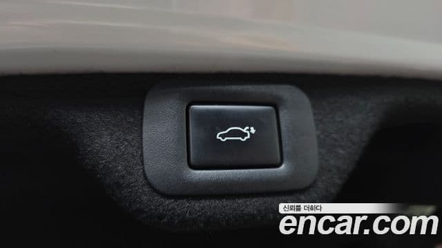 Lexus ES300h 2022 — ფოტო 18/20