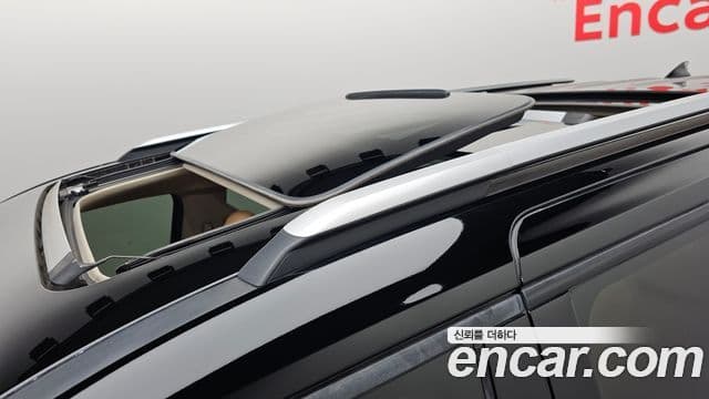 Kia Carnival 2021 — ფოტო 13/20