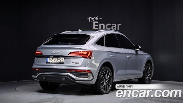 Audi Q5 2022 — Фото 2/20