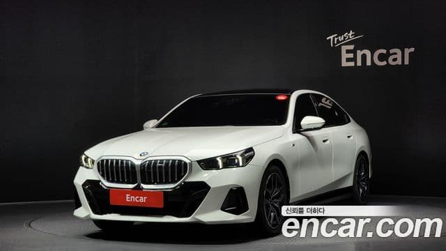 BMW 5 Series 2024 — ფოტო 1/20