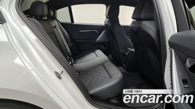BMW 5 Series 2024 — ფოტო 12/20