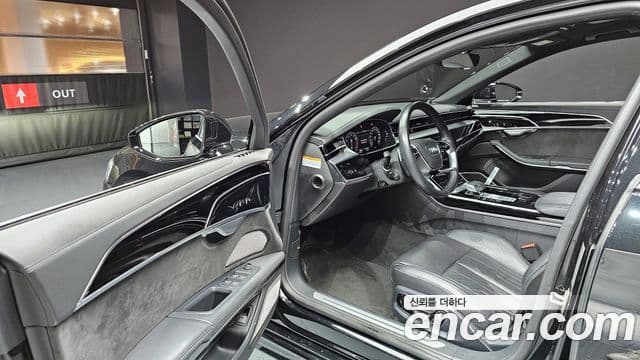 Audi A8 2020 — ფოტო 11/20