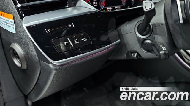 Audi A8 2020 — ფოტო 17/20