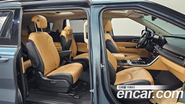Kia Carnival 2021 — ფოტო 10/20