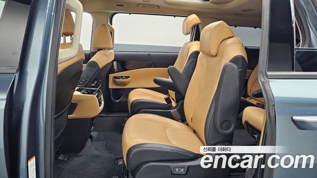 Kia Carnival 2021 — ფოტო 12/20