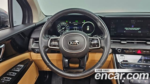 Kia Carnival 2021 — ფოტო 13/20