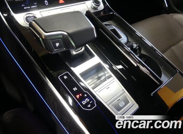 Audi A8 2022 — Şəkil 7/20