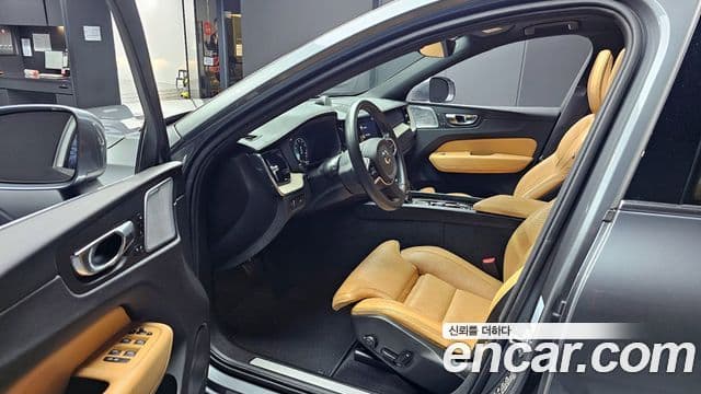 Volvo XC60 2019 — Şəkil 10/20