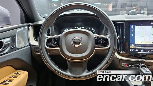 Volvo XC60 2019 — Şəkil 13/20