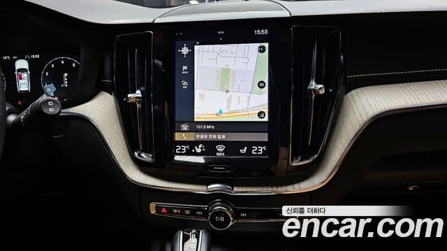 Volvo XC60 2019 — Şəkil 14/20
