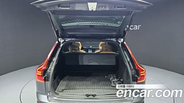 Volvo XC60 2019 — Şəkil 20/20
