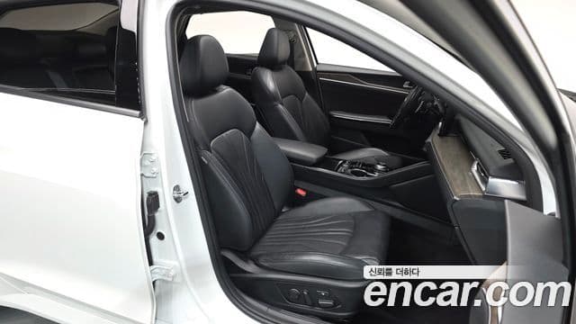 Kia K5 2020 — Şəkil 10/20