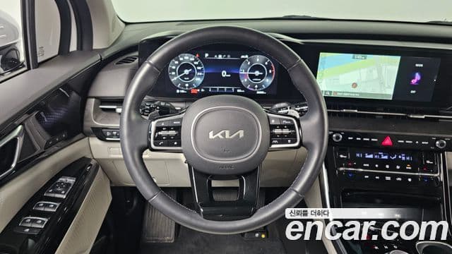 Kia Carnival 2022 — ფოტო 13/20