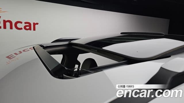 Kia Carnival 2022 — ფოტო 19/20