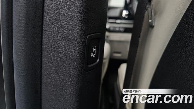 Kia Carnival 2021 — Şəkil 18/20