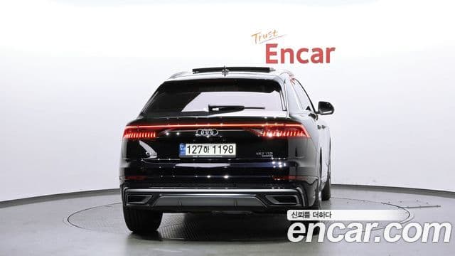 Audi Q8 2021 — Photo 15/20