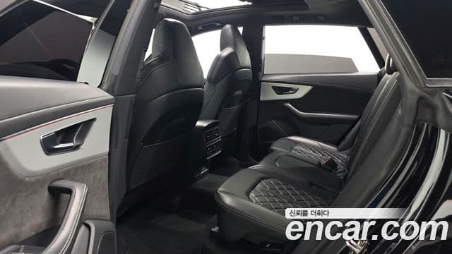 Audi Q8 2021 — Photo 1/20