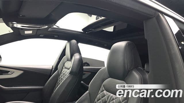 Audi Q8 2021 — Photo 9/20