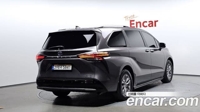 Toyota Sienna 2023 — Şəkil 2/20