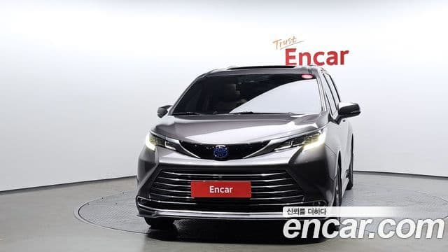 Toyota Sienna 2023 — Şəkil 3/20
