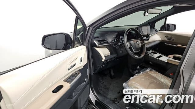 Toyota Sienna 2023 — Şəkil 9/20
