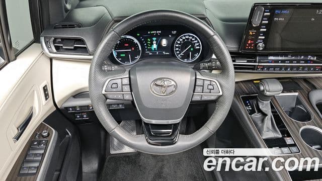 Toyota Sienna 2023 — Şəkil 13/20