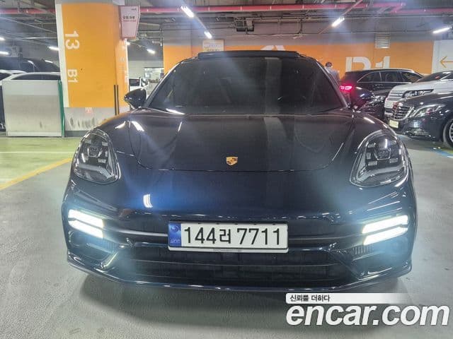 Porsche Panamera 2023 — Şəkil 10/20