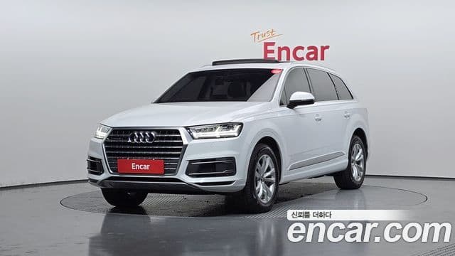 Audi Q7 2019 — Фото 1/20